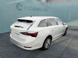 Weiß Gebraucht 2021 Skoda Octavia First Edition Kombi | 21.950 € (Fairer Preis)