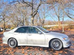 Silber Gebraucht 1999 Lexus IS200 Sport Line Limousine | 13.400 € (Fairer Preis)