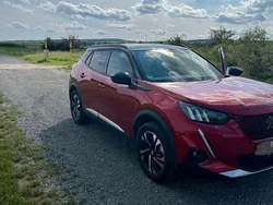 Rot Gebraucht 2022 Peugeot e-2008 GT SUV | 18.990 € (Fairer Preis)