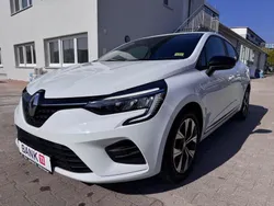 Weiß Gebraucht 2024 Renault Clio V Kleinwagen | 14.490 € (Fairer Preis)