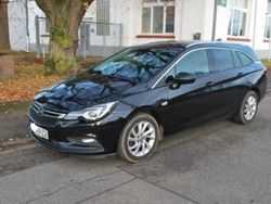 Schwarz Gebraucht 2018 Opel Astra Kombi | 10.500 € (Teuer)