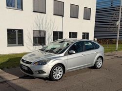 Silber Gebraucht 2009 Ford Focus Limousine | 3.650 € (Teuer)