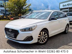 Weiß Gebraucht 2018 Hyundai i30 Passion Kombi | 12.490 € (Guter Preis)
