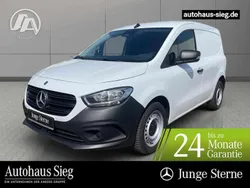 Weiß Gebraucht 2022 Mercedes Citan 108 Van / Kleinbus | 19.623 € (Fairer Preis)