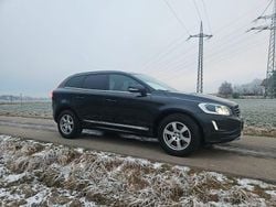Grau Gebraucht 2017 Volvo XC60 Summum SUV | 20.900 € (Guter Preis)