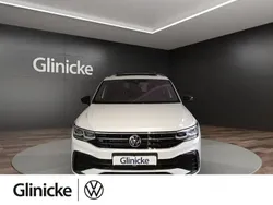 Weiß Gebraucht 2024 VW Tiguan Allspace R-line SUV | 53.888 €