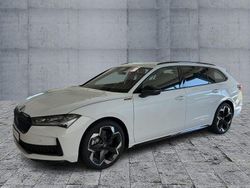 Weiß Gebraucht 2025 Skoda Superb SportLine Kombi | 43.970 € (Fairer Preis)