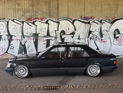 Grau Gebraucht 1991 Mercedes 190 Limousine | 9.900 €