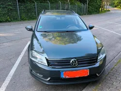 Grau Gebraucht 2014 VW Passat Kombi | 7.000 €