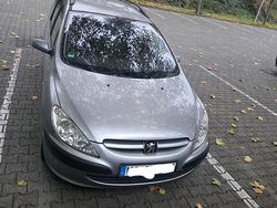 Grau Gebraucht 2003 Peugeot 307 Kombi | 1.000 €