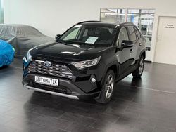 Attitude black mc. Gebraucht 2019 Toyota RAV4 Hybrid Lounge SUV | 32.800 € (Etwas zu teuer)