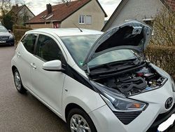 Weiß Gebraucht 2020 Toyota Aygo X-play Kleinwagen | 8.500 € (Guter Preis)