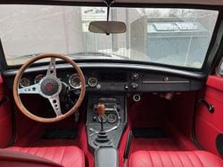 Weiß Gebraucht 1973 MG B Coupé | 35.000 €