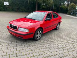 Rot Gebraucht 1999 Skoda Octavia Limousine | 1.700 € (Etwas zu teuer)