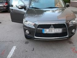 Grau Gebraucht 2012 Mitsubishi Outlander SUV | 8.450 € (Fairer Preis)