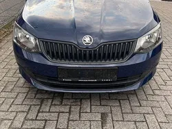 Blau Gebraucht 2016 Skoda Fabia Kleinwagen | 7.299 € (Fairer Preis)
