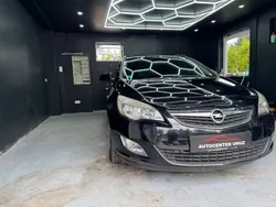 Schwarz Gebraucht 2011 Opel Astra Design Edition Kombi | 4.899 € (Fairer Preis)