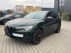 Grün Gebraucht 2022 Alfa Romeo Stelvio Veloce SUV | 27.965 € (Guter Preis)