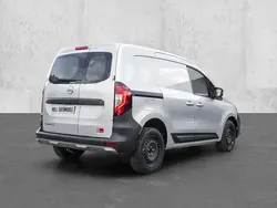 Carmin red (rot) Neu 2024 Nissan Townstar N-Connecta Van / Kleinbus | 20.980 € (Superpreis)