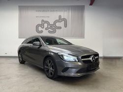 Grau Gebraucht 2018 Mercedes CLA220 Shooting Brake Kombi | 12.350 €