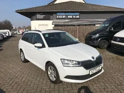 Weiß Gebraucht 2022 Skoda Fabia Ambition Kombi | 8.999 €