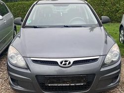 Grau Gebraucht 2010 Hyundai i30 Edition Limousine | 1.750 € (Guter Preis)