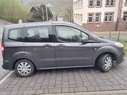 Grau Gebraucht 2015 Ford Tourneo Courier Trend Van / Kleinbus | 7.000 € (Fairer Preis)