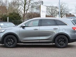 Grau Gebraucht 2016 Kia Sorento Platinum Edition SUV | 16.690 € (Fairer Preis)