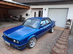 Blau Gebraucht 1988 BMW 320 Performance Limousine | 16.999 €