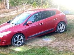 Rot Gebraucht 2009 Renault Mégane Limousine | 5.100 € (Etwas zu teuer)