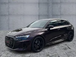 Rot Neu 2025 Audi RS3 Sportback Sport Kleinwagen | 76.950 € (Etwas zu teuer)