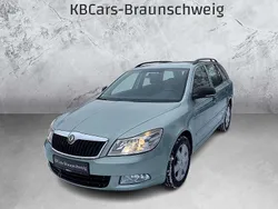 Blau Gebraucht 2010 Skoda Octavia Ambiente Kombi | 4.600 € (Guter Preis)