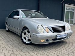 Silber Gebraucht 2001 Mercedes E200 Avantgarde Limousine | 10.990 €