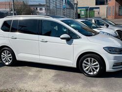 Weiß Gebraucht 2017 VW Touran Highline Van / Kleinbus | 16.500 € (Fairer Preis)