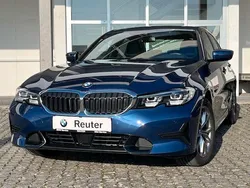 Blau Gebraucht 2021 BMW 320 Sport Line Limousine | 26.390 € (Fairer Preis)