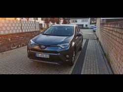 Grau Gebraucht 2018 Toyota RAV4 Team SUV | 20.900 € (Guter Preis)