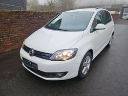 Weiß Gebraucht 2010 VW Golf Plus Cross Team Van / Kleinbus | 5.999 € (Fairer Preis)