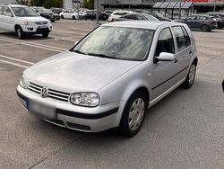 Silber Gebraucht 2001 VW Golf IV Kleinwagen | 1.200 € (Fairer Preis)