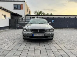 Grau Gebraucht 2002 Jaguar X-type Limousine | 2.900 € (Etwas zu teuer)