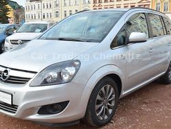 Silber Gebraucht 2010 Opel Zafira Edition Van / Kleinbus | 8.999 €