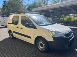 Weiß Gebraucht 2016 Peugeot Partner S Van / Kleinbus | 7.400 € (Fairer Preis)
