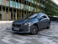 Grau Gebraucht 2022 BMW 220 Active Tourer Sport Line Van / Kleinbus | 29.500 € (Etwas zu teuer)