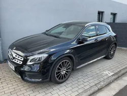 Schwarz Gebraucht 2017 Mercedes GLA200 AMG SUV | 22.499 € (Etwas zu teuer)