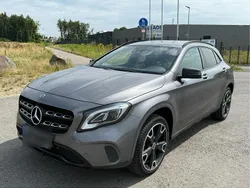 Grau Gebraucht 2018 Mercedes GLA180 SUV | 21.900 € (Fairer Preis)