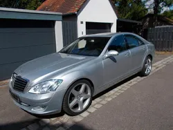Silber Gebraucht 2009 Mercedes S500 Limousine | 25.900 €