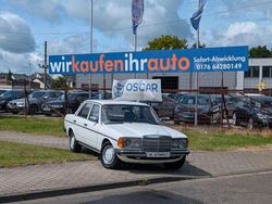 Beige Gebraucht 1980 Mercedes 200 Limousine | 14.999 €