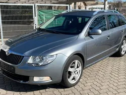 Grau Gebraucht 2011 Skoda Superb Ambition Kombi | 5.880 € (Guter Preis)