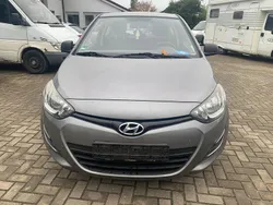 Grau Gebraucht 2014 Hyundai i20 Edition | 3.800 € (Superpreis)