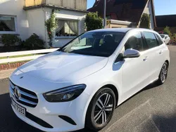 Weiß Gebraucht 2022 Mercedes B220 Edition Van / Kleinbus | 29.990 € (Guter Preis)