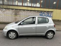 Silber Gebraucht 2001 Toyota Yaris Limousine | 2.800 € (Fairer Preis)